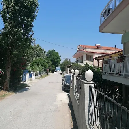 Domna's Peraía